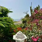 Cosy Ocean View & Garden Apartament *