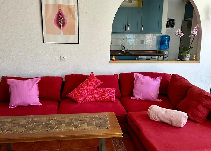 Cosy Ocean View & Garden