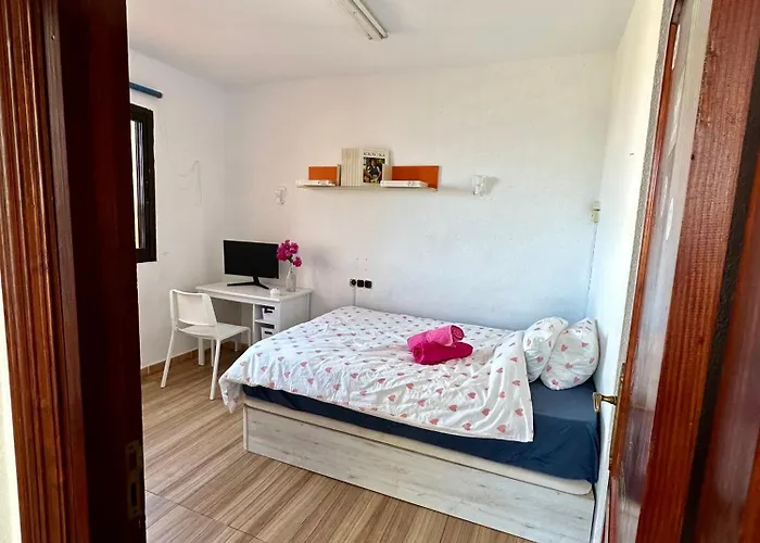 Cosy Ocean View & Garden *