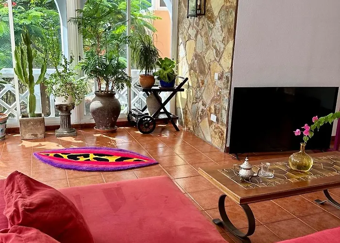 Cosy Ocean View & Garden Διαμέρισμα *