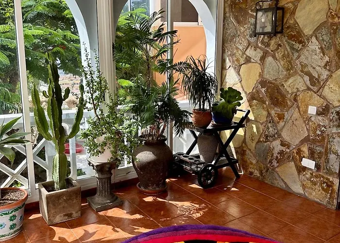 Cosy Ocean View & Garden Διαμέρισμα *