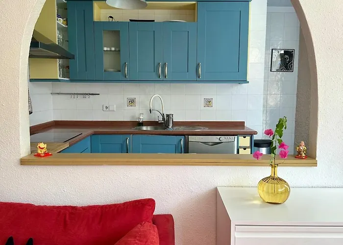 Cosy Ocean View & Garden *