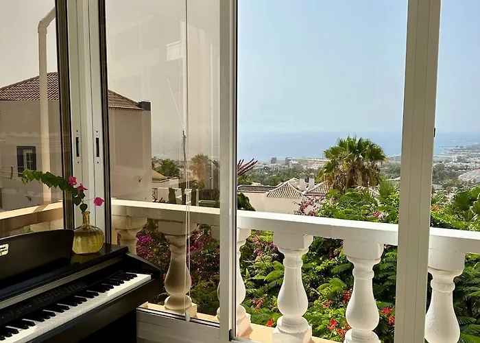 Cosy Ocean View & Garden Apartment *