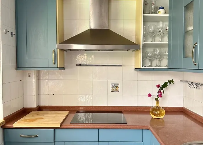 Cosy Ocean View & Garden *