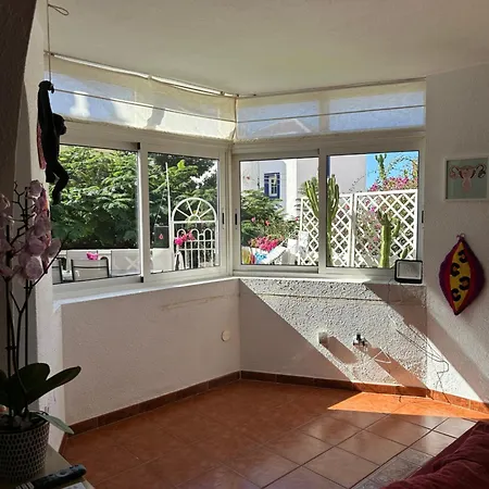 شقة Cosy Ocean View & Garden