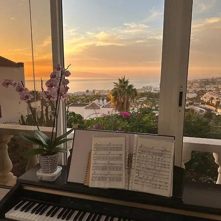 Cosy Ocean View & Garden شقة