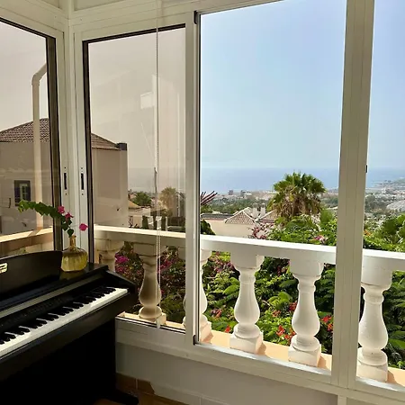 Cosy Ocean View & Garden شقة *