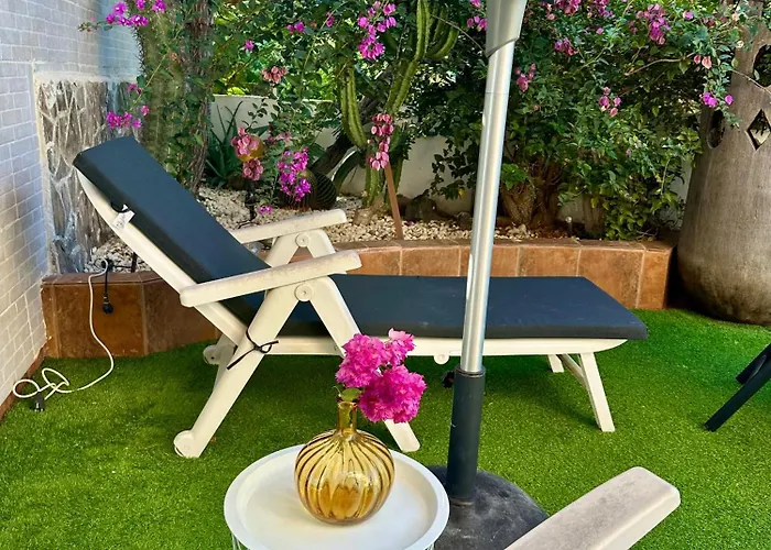 Cosy Ocean View & Garden