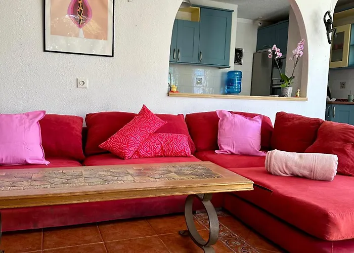 Cosy Ocean View & Garden