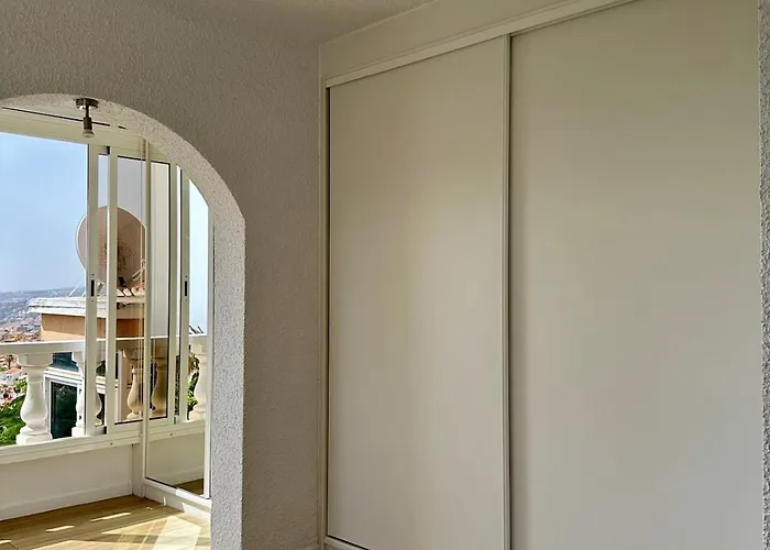 Cosy Ocean View & Garden *